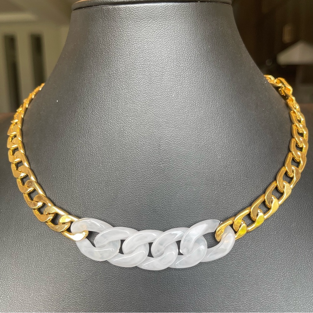 Gold Tone Curb Link Frosted White Lucite Necklace 18” Length Classic